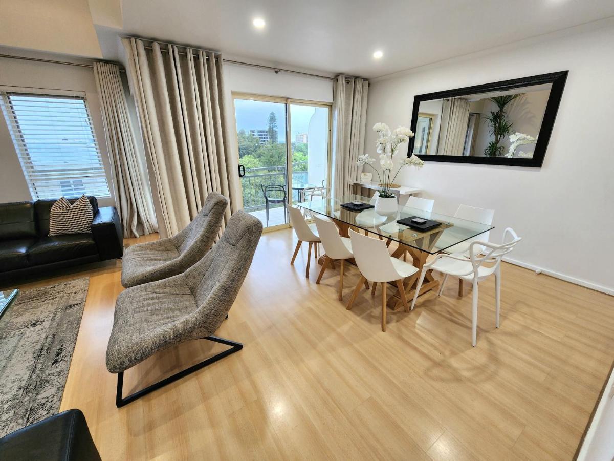 Spacious 4 Bedroom And 2 Bathrooms City Apartment Adelaide Exterior photo